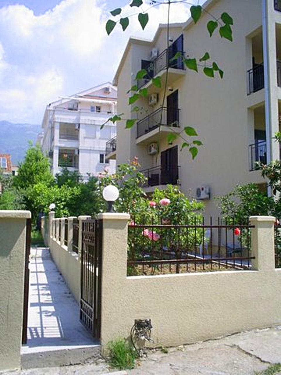 Apartments And Rooms Marija Μπούντβα Εξωτερικό φωτογραφία